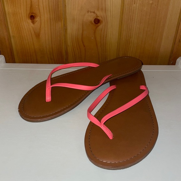 mossimo flip flops